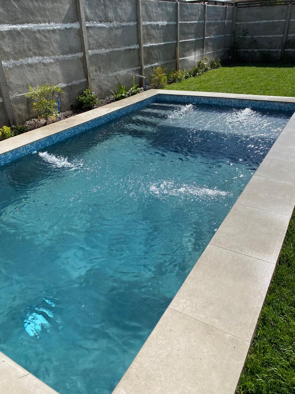Piscina con hidromasaje